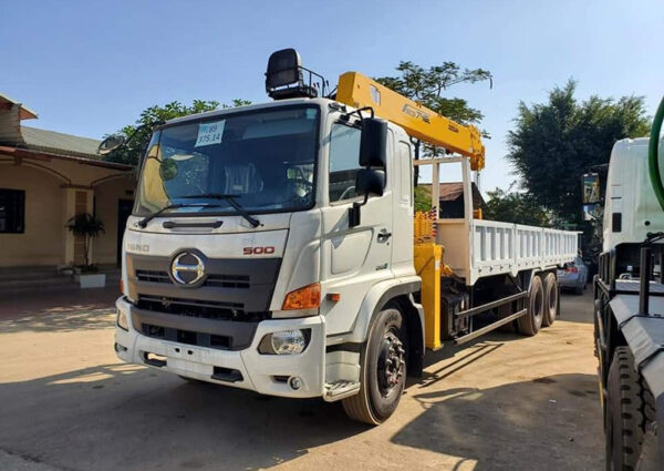 Xe tải cẩu