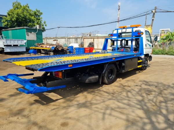XE CỨU HỘ GIAO THÔNG